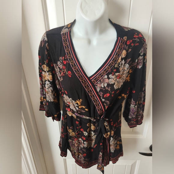 Soft Surroundings Sz Small Tiered Tatum Top Pocket Wrap Front V neck - Picture 4 of 8